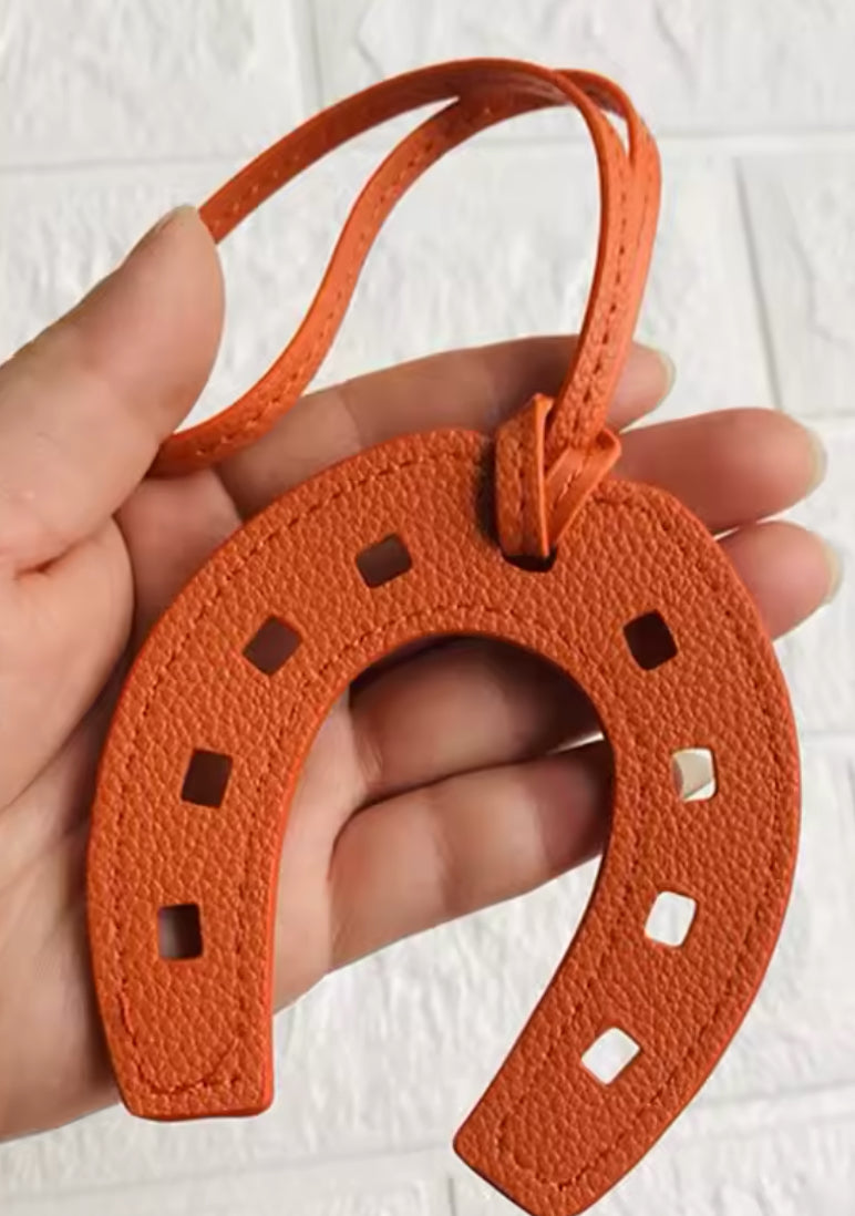 HORSESHOE BAG TAG